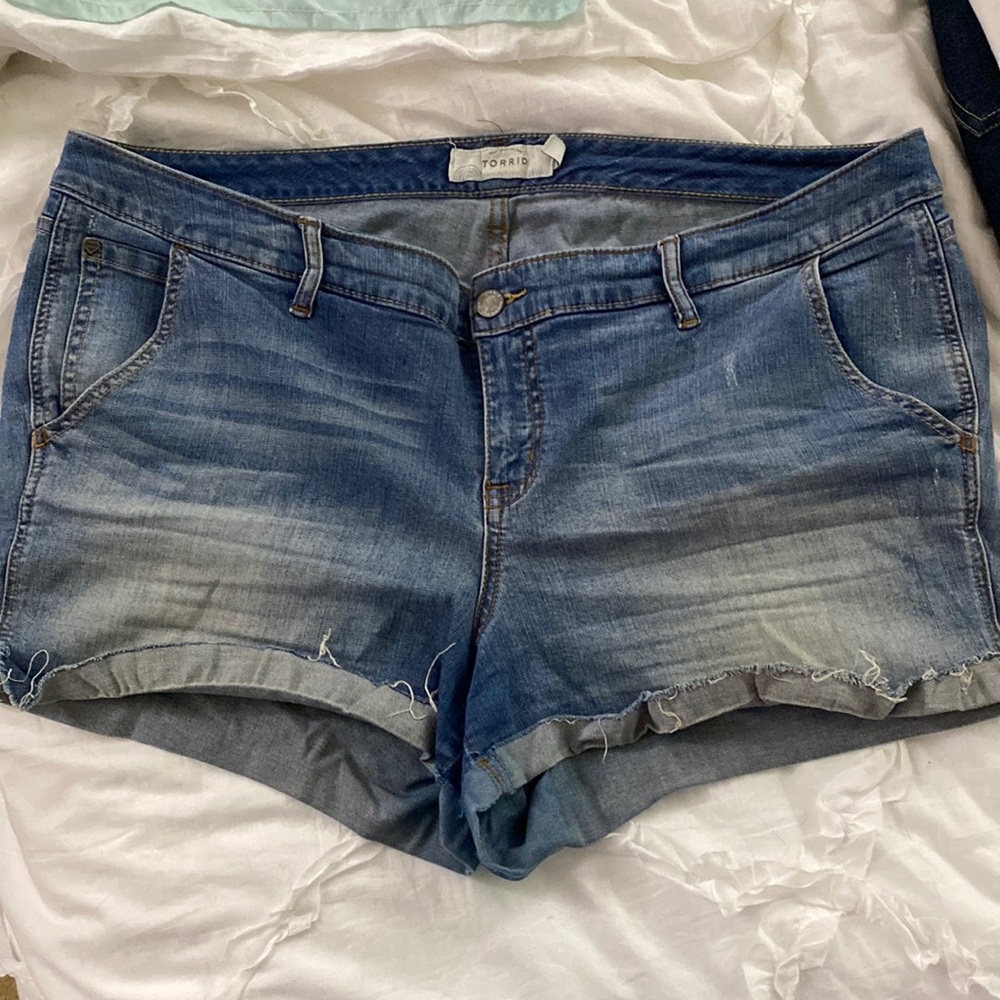 Light wash Jean shorts